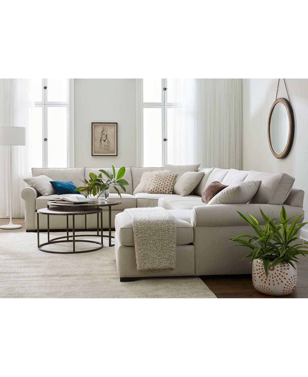 Round End Table L9689