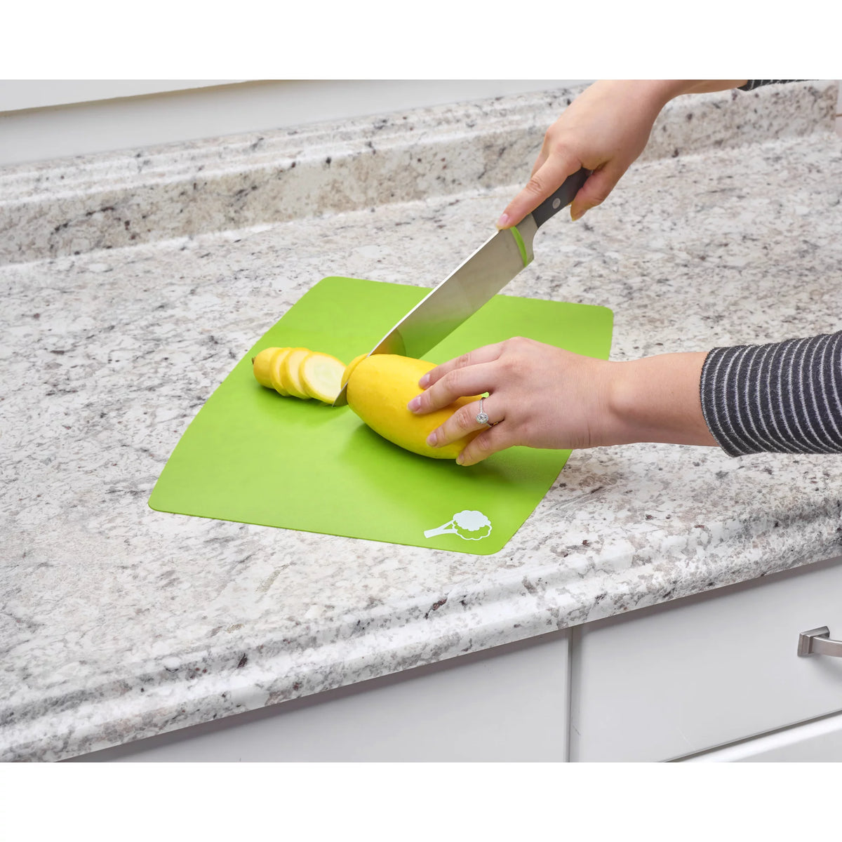 8 Inch Pullout Cabinet Organizer with Knife Block V301