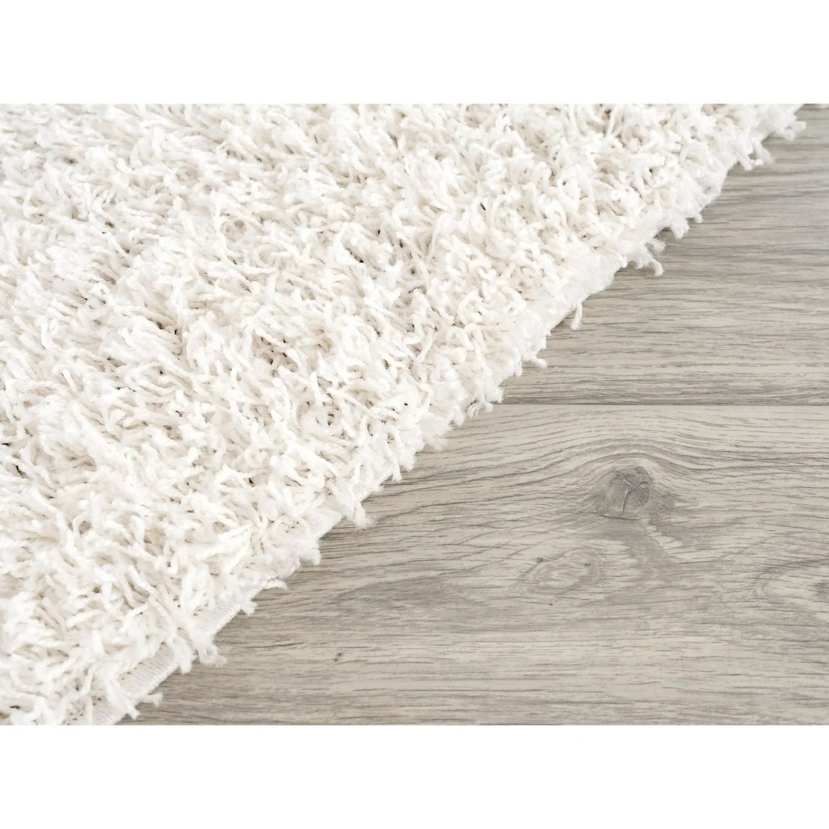 White Shag 5' X 7' Rectangular Rug E846006