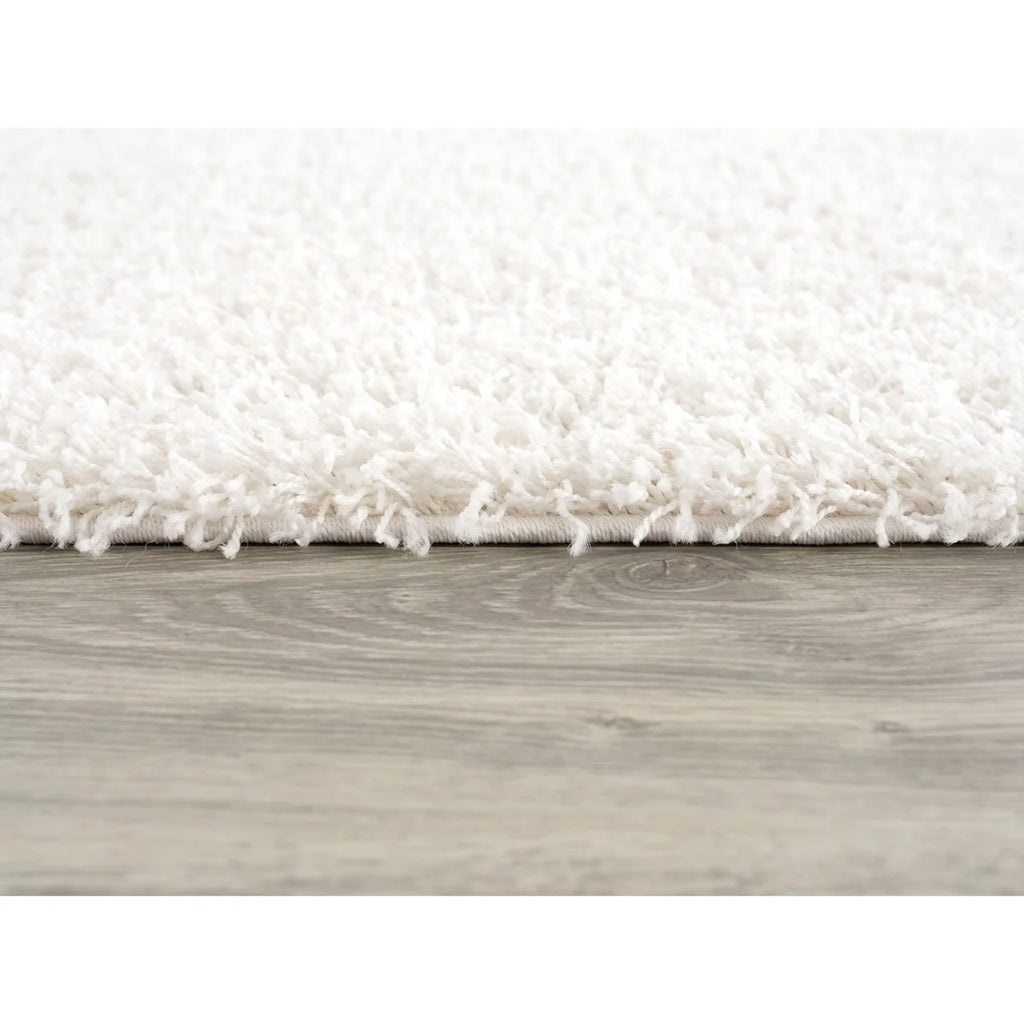 White Shag 5' X 7' Rectangular Rug E846006