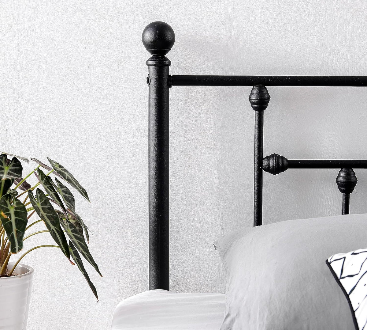 Twin Size Metal Platform Bed Frame with Headboard and Footboard A688