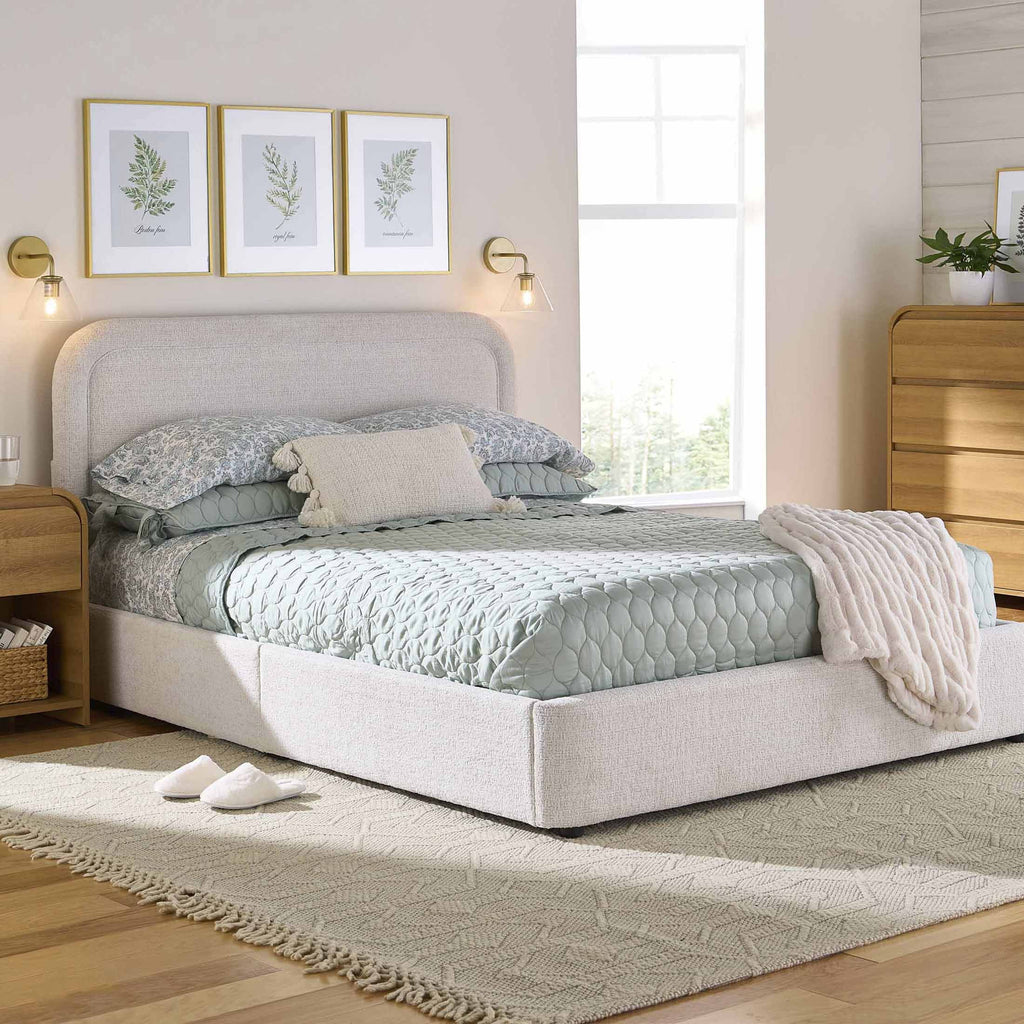 Queen Boucle Platform Bed S94226