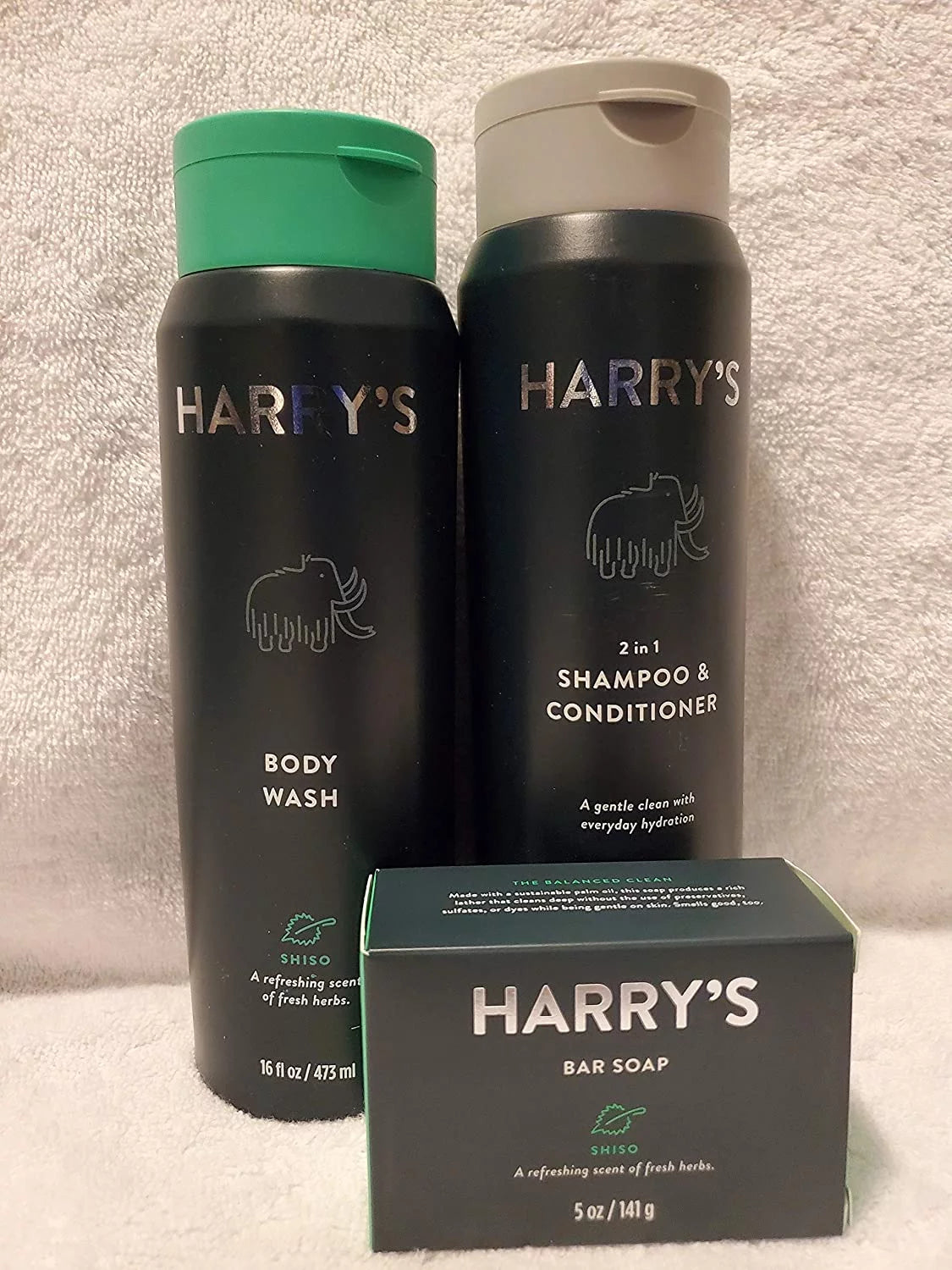 Shampoo, Body Wash, and Bar Soap Grooming Set D87456