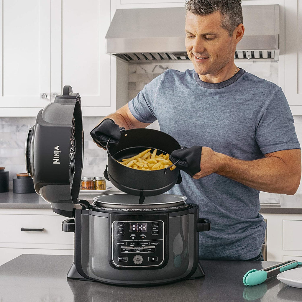 6.5-Quart Black Pressure Cooker S125948