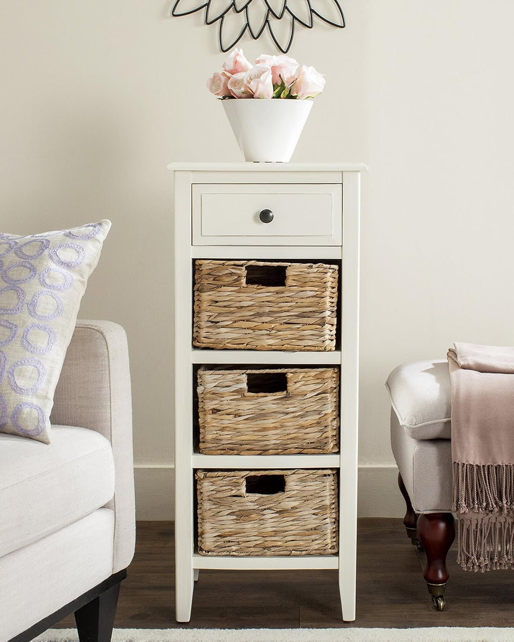 Distressed White Side Table I7805