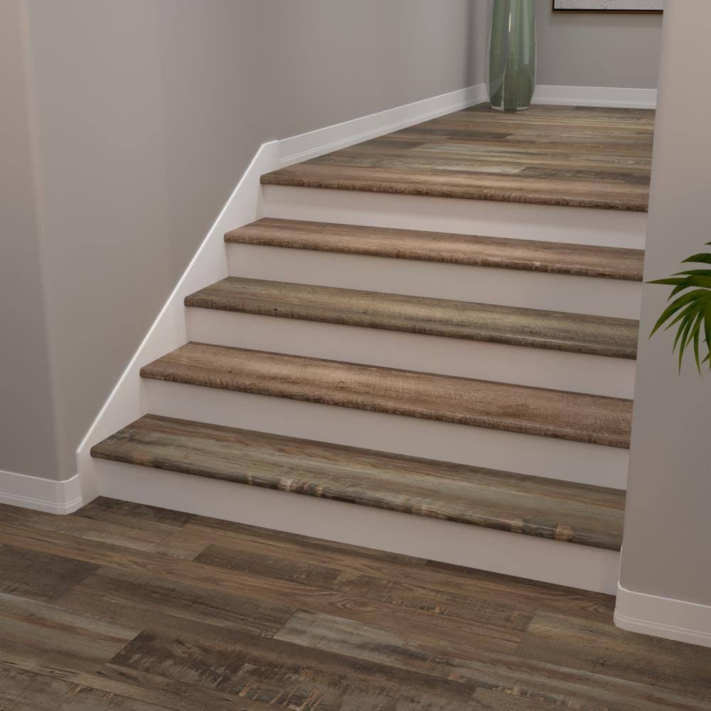 Redefined Pine Stair Tread N92745
