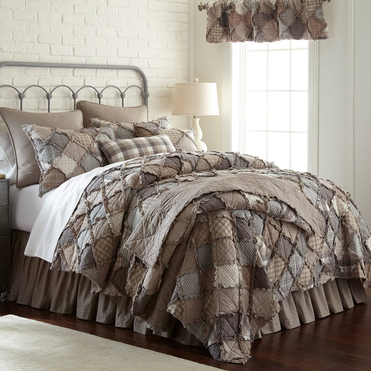 Full/Queen Quilt T3828