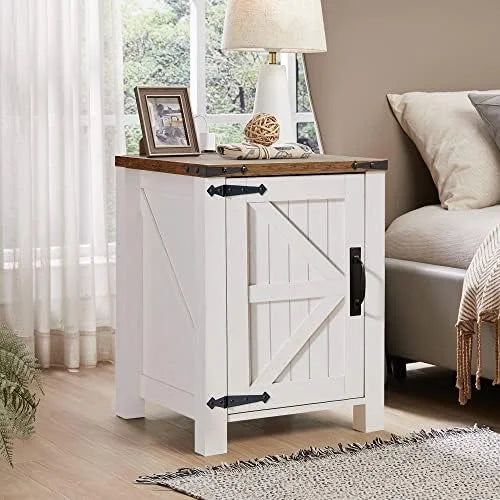 18 Inch Farmhouse End Table with Charging Station O772757