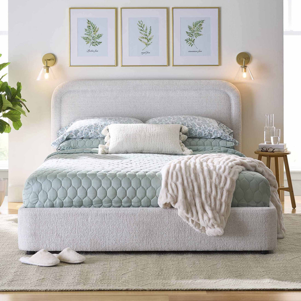 Queen Boucle Platform Bed S94226