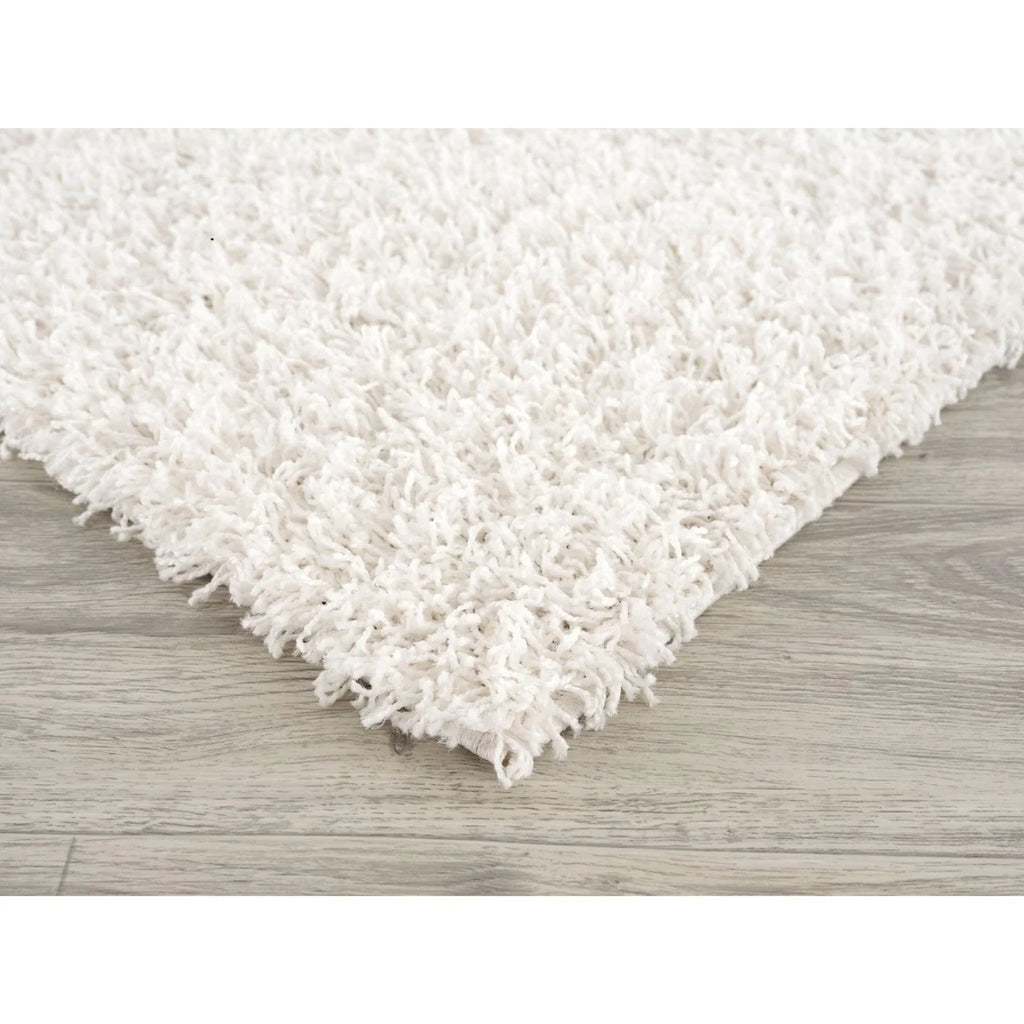 White Shag 5' X 7' Rectangular Rug E846006