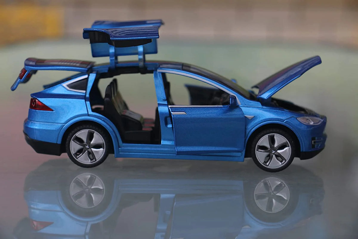 Pearlescent Blue Diecast Model Car U763384