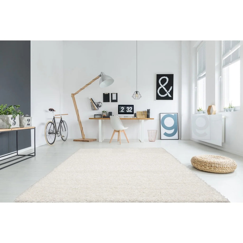 White Shag 5' X 7' Rectangular Rug E846006