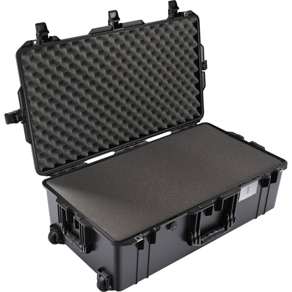Pelican 1615 Air Case with Foam (Black) M89886